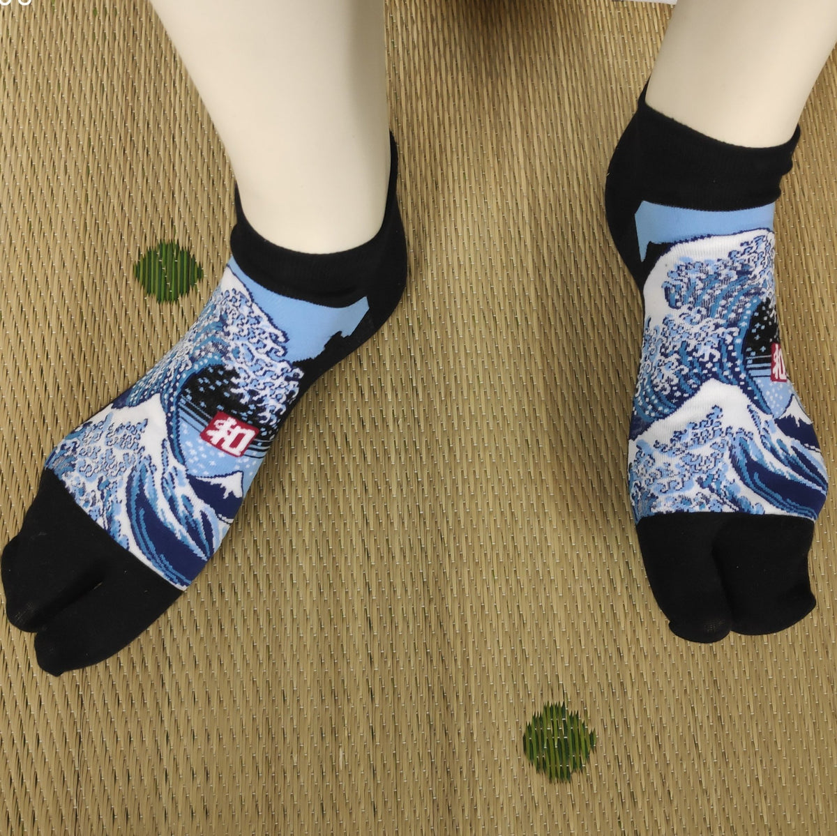 Hokusai Tabi Socks