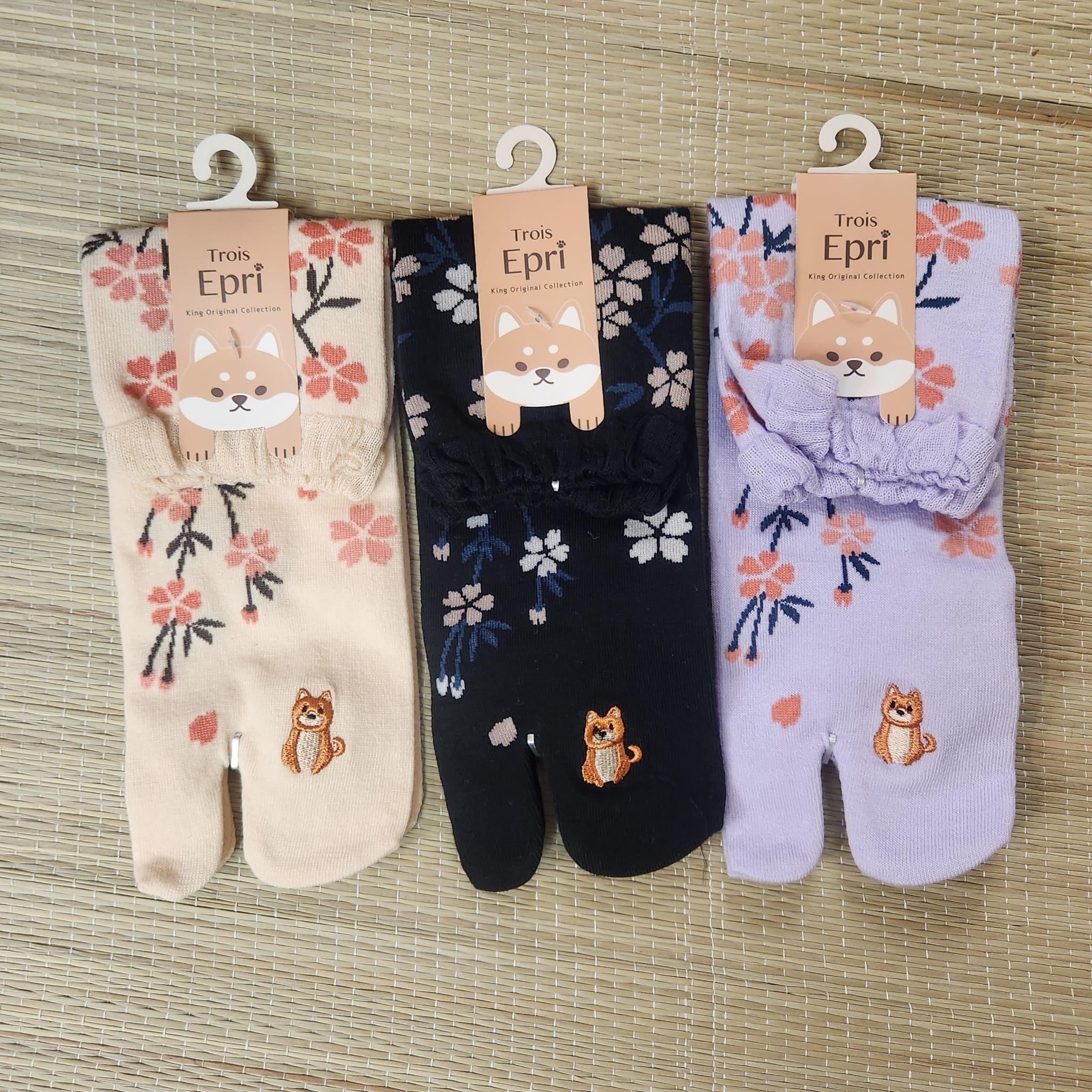 Tabi Socks - Women's. Shiba inu and Sakura toe socks | Pac